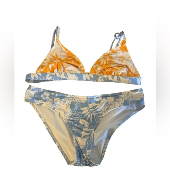 Hurley Two Piece Bikini Swimsuit Hawaiian
Print Large - Picture 2 of 5